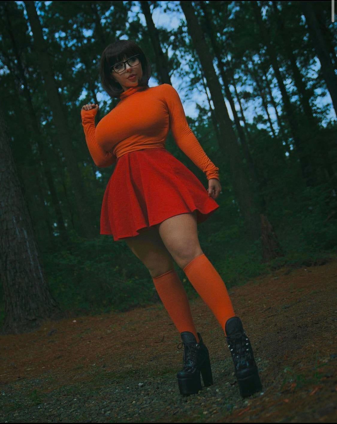 Velma Cosplay Porn