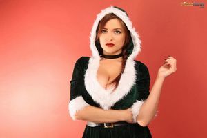 Tessa Fowler – Christmas Velvet – Set 1